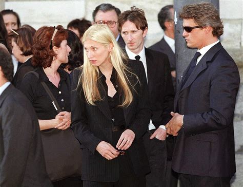 gianni versace funeral madonna|gianni versace funeral pictures.